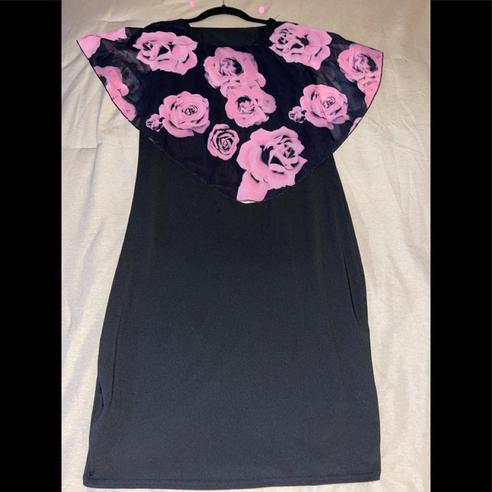 Women’s Elegant Rose Overlay Capelet Dress !! - Picture 5 of 12